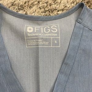 Figs Casma top